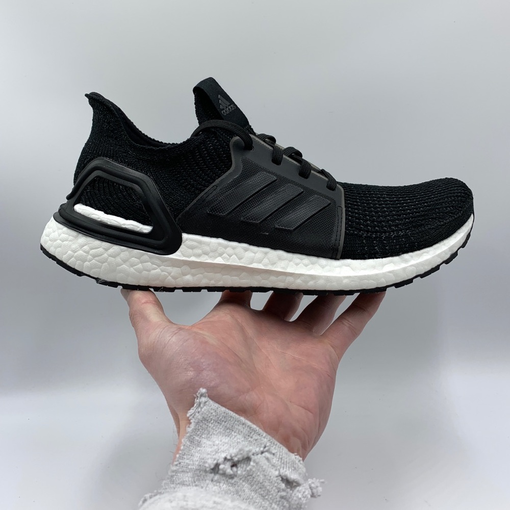 🔥 Black & White Adidas Ultraboost 19 Men’s 8-9
